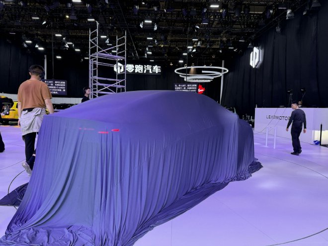 2025上海车展：零跑B01探馆