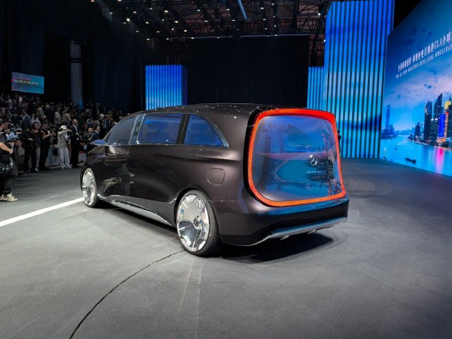 2025上海车展：奔驰Vision V概念车/CLA L等正式亮相