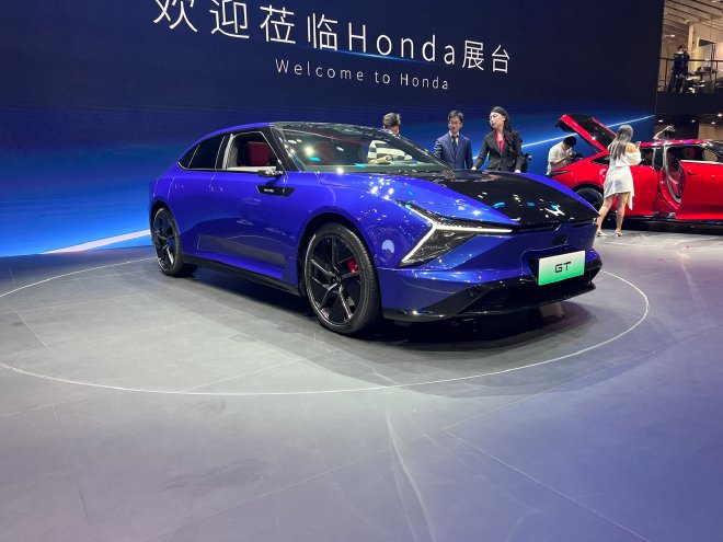 2025上海车展：实拍烨品牌GT概念车