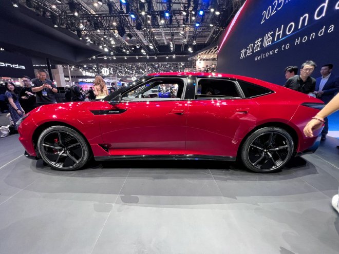 2025上海车展：实拍烨品牌GT概念车