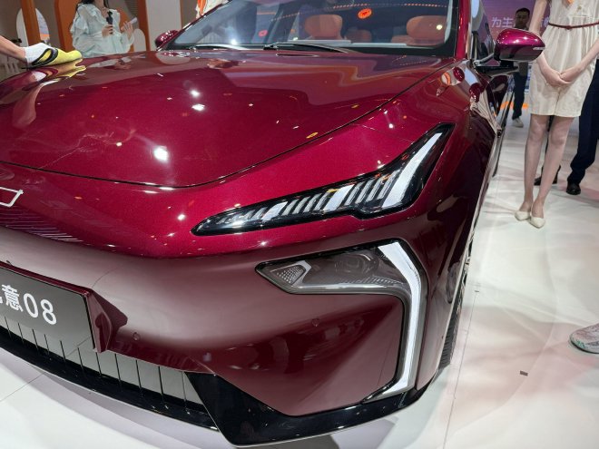 2025上海车展：一汽奔腾 悦意08亮相