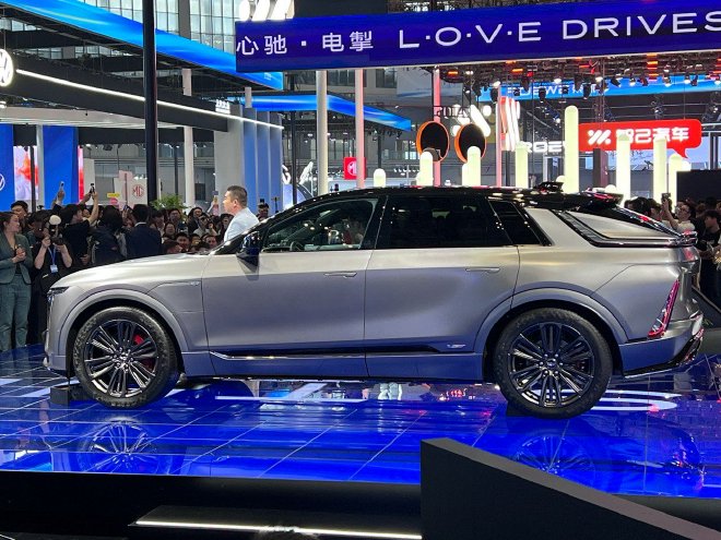 2025上海车展：凯迪拉克LYRIQ-V亮相