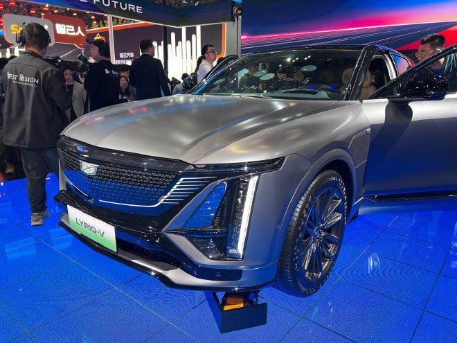 2025上海车展：凯迪拉克LYRIQ-V亮相