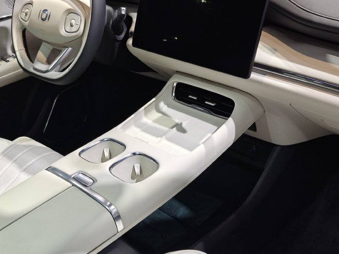 2025上海车展：长安启源Q07上市