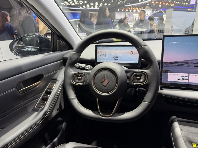 2025上海车展：宝骏享境上市售12.58万起