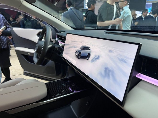 2025上海车展：长安马自达EZ-60亮相