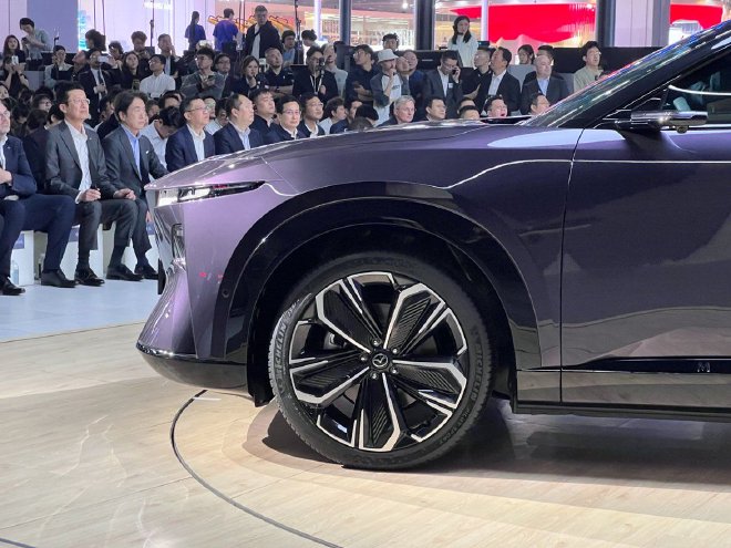 2025上海车展：长安马自达EZ-60亮相