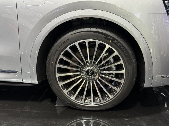 2025上海车展：鸿蒙智行携多款新车亮相