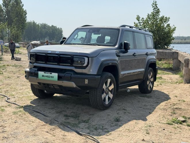 北汽越野携BJ40增程亮相2025年中国马术耐力巡回赛