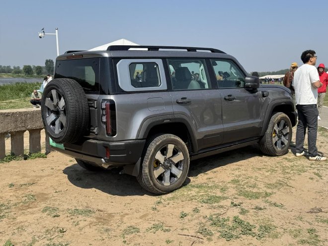 北汽越野携BJ40增程亮相2025年中国马术耐力巡回赛