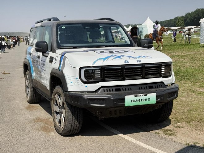 北汽越野携BJ40增程亮相2025年中国马术耐力巡回赛
