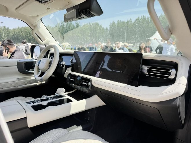 北汽越野携BJ40增程亮相2025年中国马术耐力巡回赛