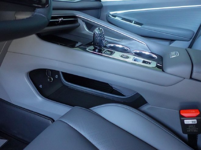 融入智能化技术 静态实拍吉利全新博越