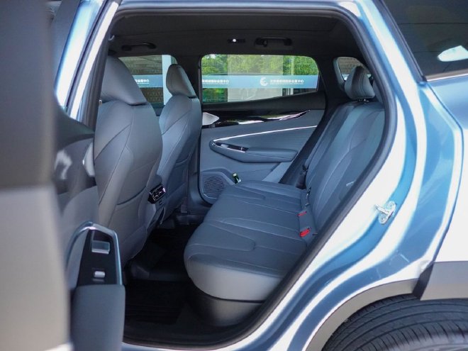 融入智能化技术 静态实拍吉利全新博越