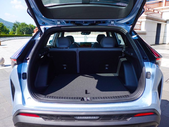 融入智能化技术 静态实拍吉利全新博越