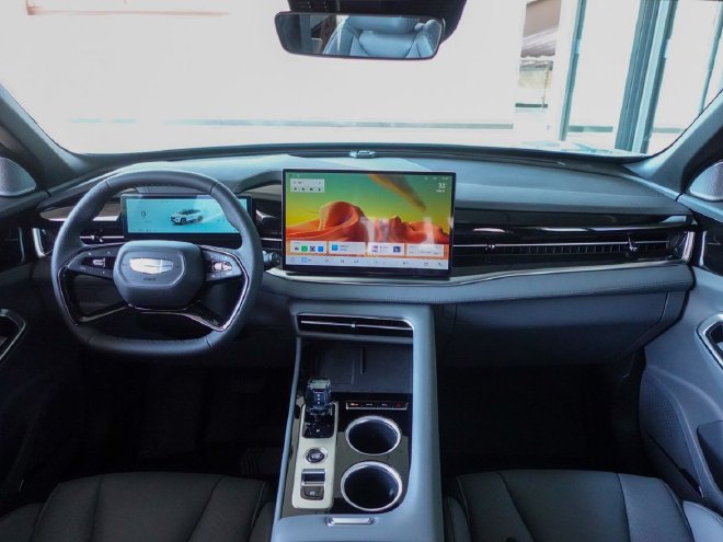 融入智能化技术 静态实拍吉利全新博越