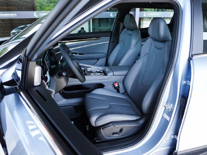 融入智能化技术 静态实拍吉利全新博越