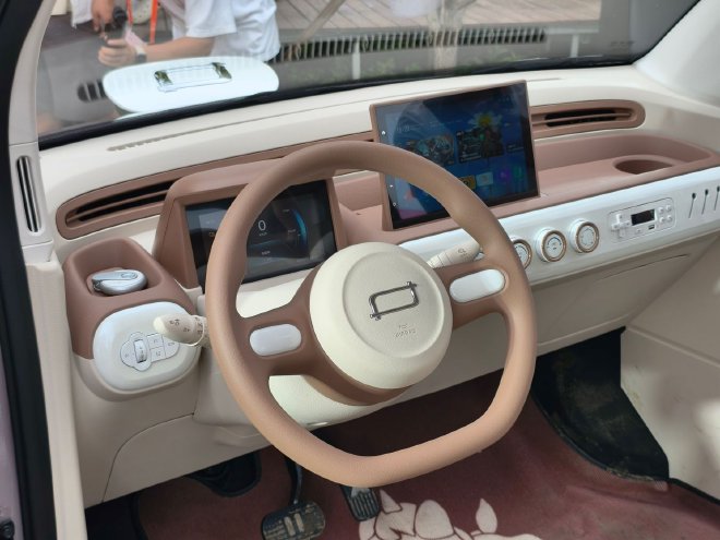 售价3.49万元起/新增车色和科技配置 2026款奔腾小马正式上市