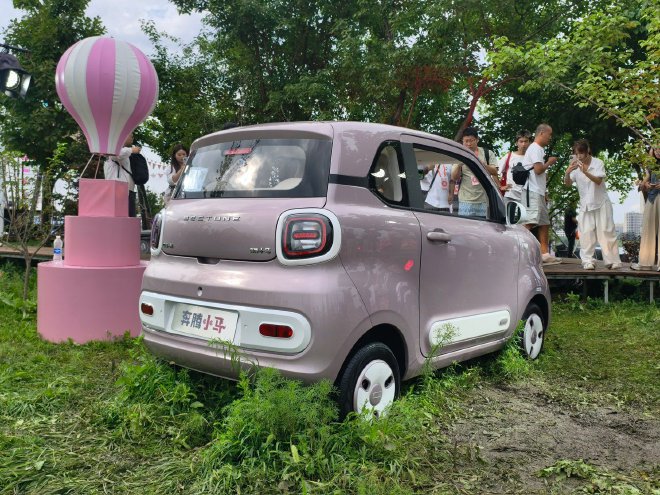 售价3.49万元起/新增车色和科技配置 2026款奔腾小马正式上市