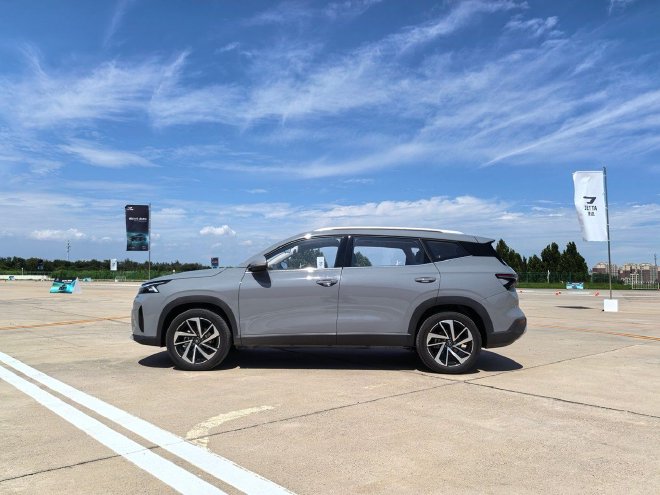 试驾捷达VS8 一款更适合全家使用的SUV