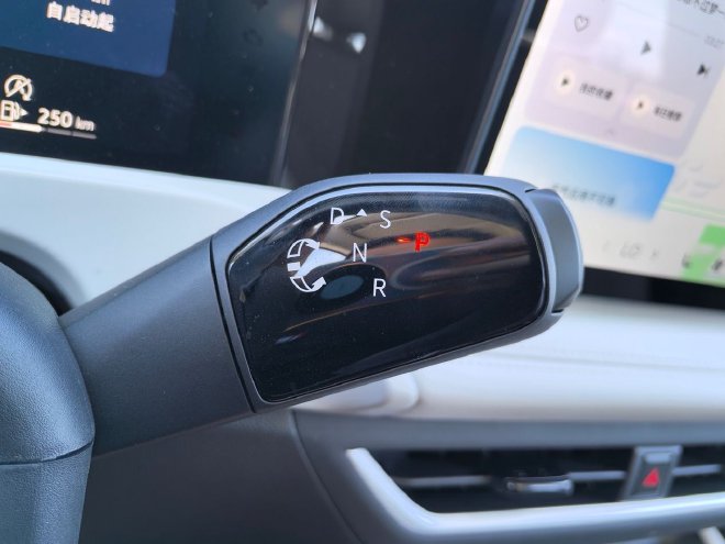 试驾捷达VS8 一款更适合全家使用的SUV