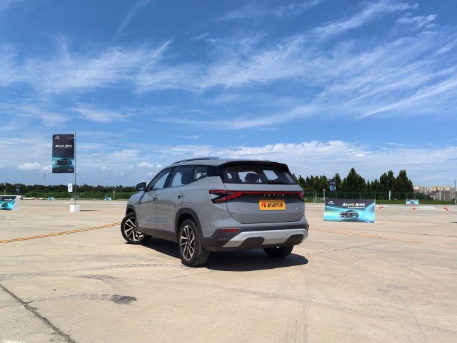 试驾捷达VS8 一款更适合全家使用的SUV