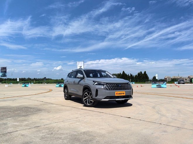 试驾捷达VS8 一款更适合全家使用的SUV