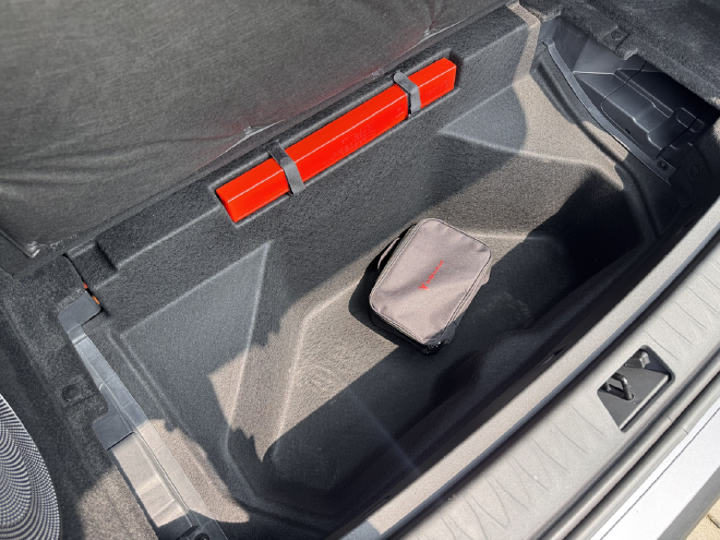 理解家用车的全新角度：动态试驾全新岚图知音