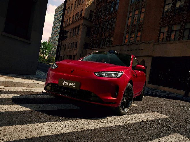 新增颜色 问界新M5 Ultra跃影红正式开售