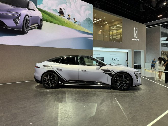 2025成都车展：新款阿维塔06售价20.99万元起