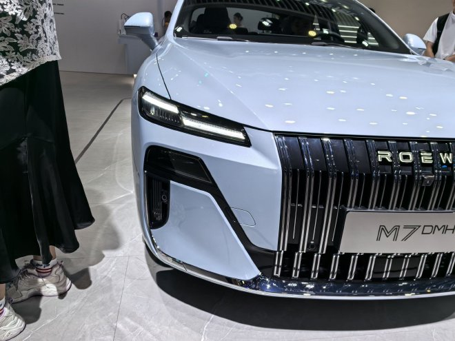 2025成都车展：荣威M7 DMH开启预售
