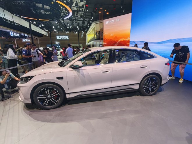 2025成都车展：新款比亚迪秦L EV上市 限时价12.98万元