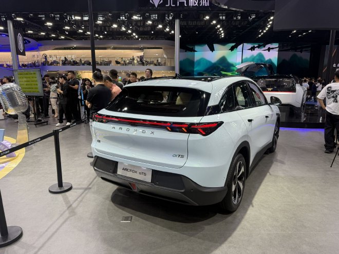 2025成都车展：新阿尔法T5亮相