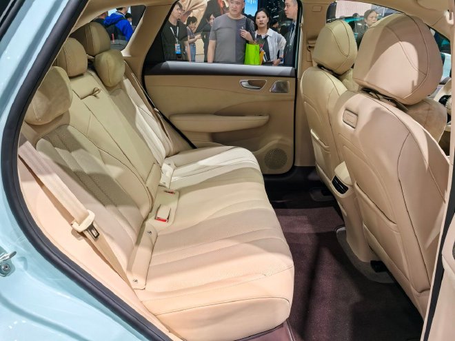 2025成都车展：鸿蒙智行携全系多款新车亮相