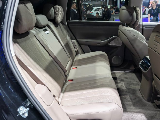 2025成都车展：鸿蒙智行携全系多款新车亮相