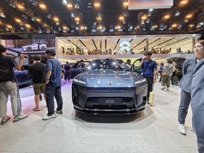 2025成都车展：蔚来多车亮相 补能体系升级