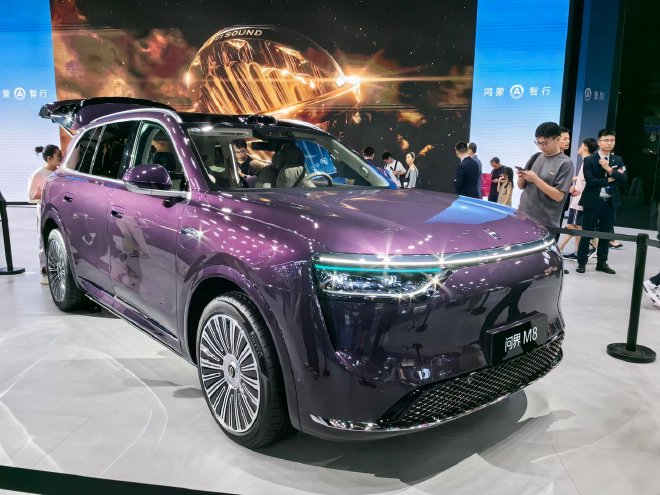 2025成都车展：鸿蒙智行携全系多款新车亮相