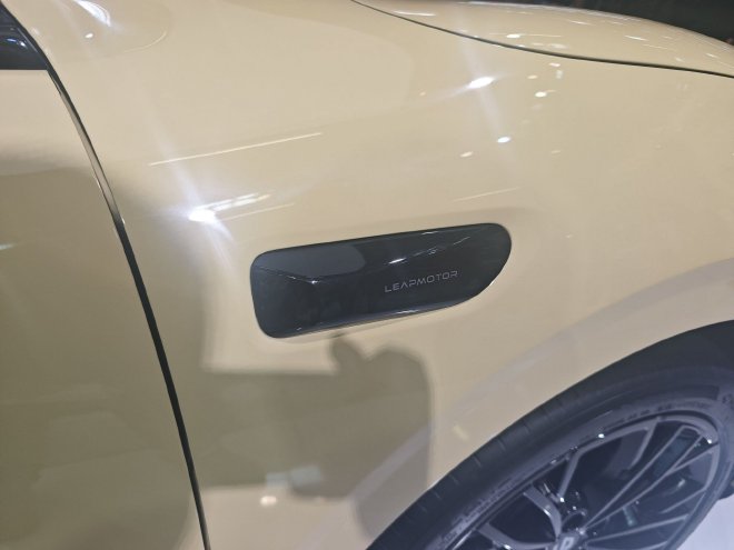 2025慕尼黑车展：零跑汽车Lafa5亮相