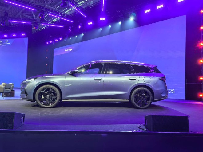 2025慕尼黑车展：比亚迪海豹 06DM-i 旅行版亮相