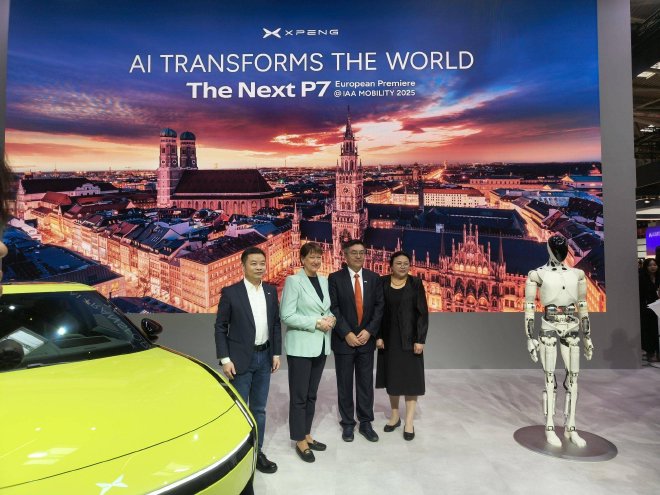 2025慕尼黑车展专访何小鹏：深耕全球/以AI与超级电动驱动下一程