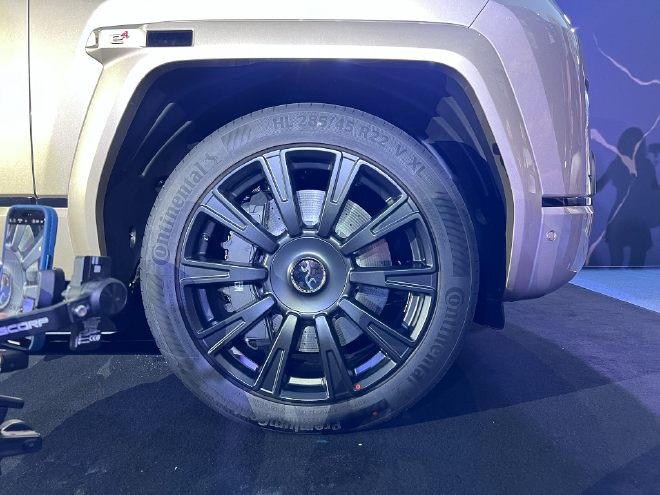 仰望U8L鼎世版正式上市 售价为128万元