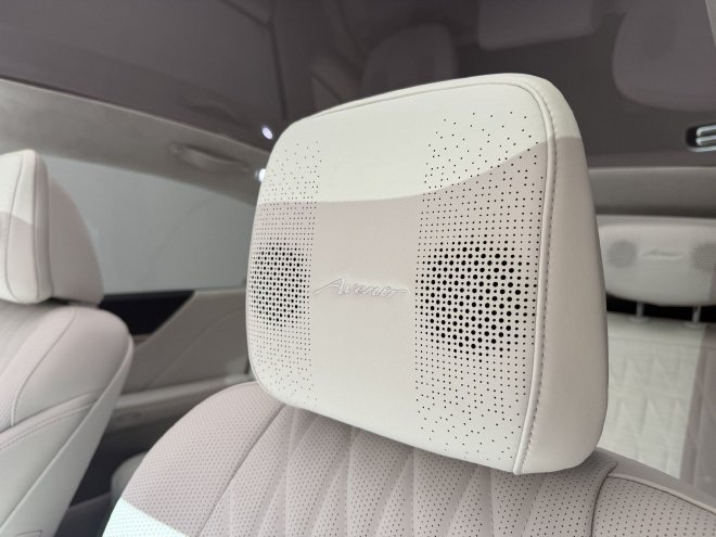 “真龙”增程+智能辅助驾驶拉满 至境L7正式亮相