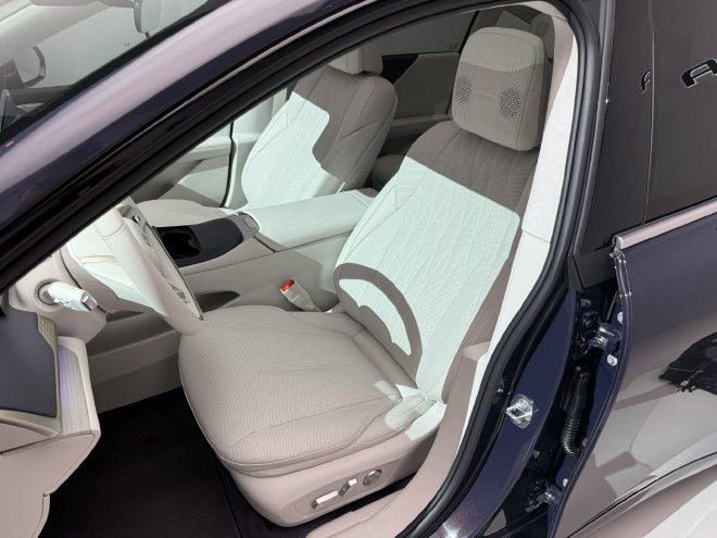 “真龙”增程+智能辅助驾驶拉满 至境L7正式亮相