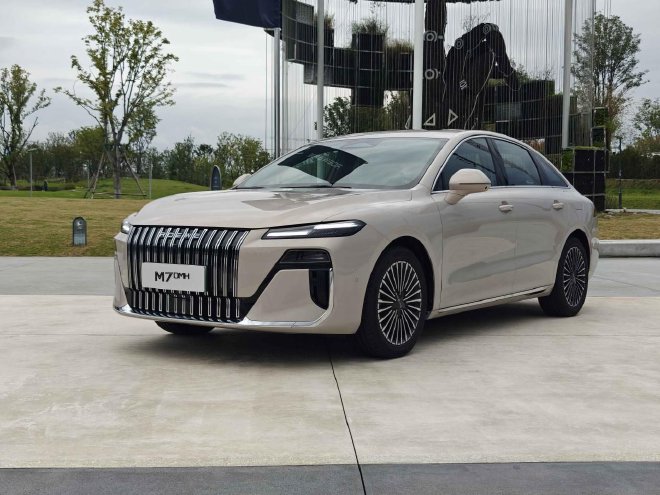 限时8.58万起售 荣威M7 DMH正式上市