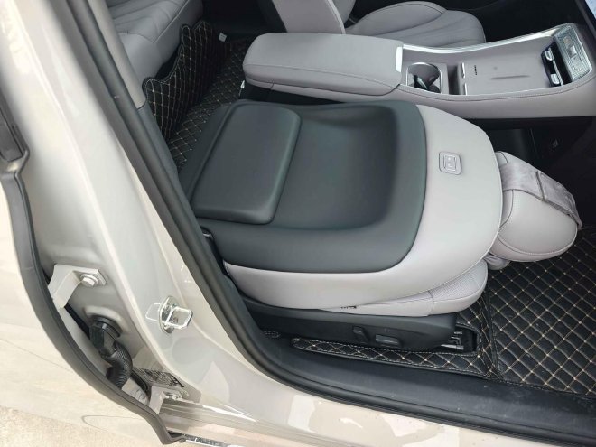 限时8.58万起售 荣威M7 DMH正式上市