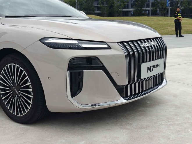 限时8.58万起售 荣威M7 DMH正式上市