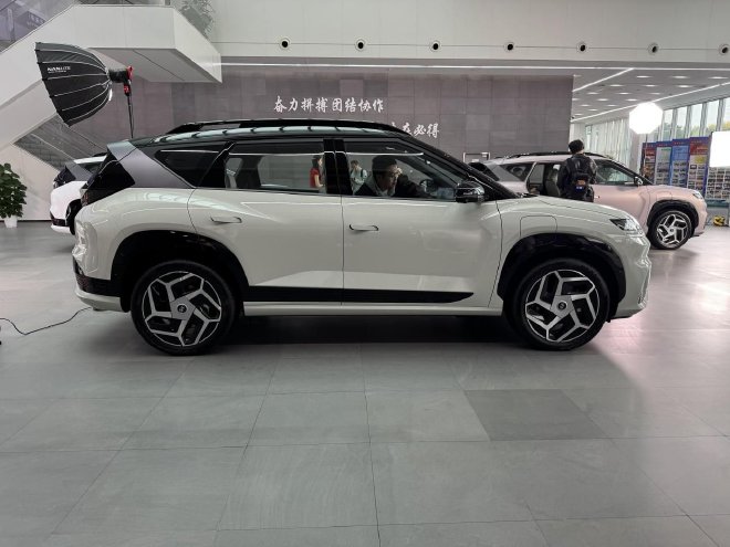 预售价13万起 北京现代EO 羿欧亮相