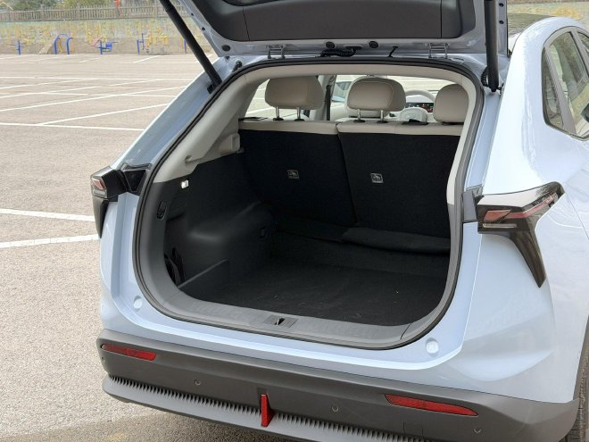 试驾羿驰05S 家用SUV务实好选择