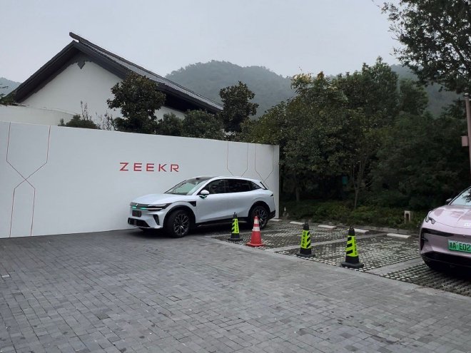 硬核升级看得见！ 试驾焕新极氪7X