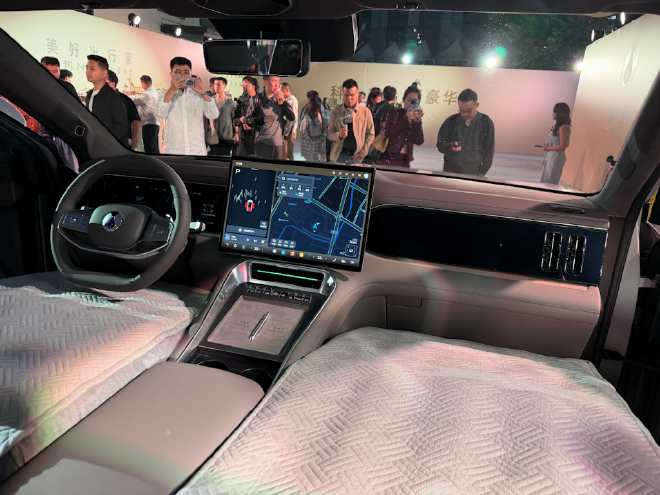 腾势N8L正式上市 售价为29.98-32.98万元